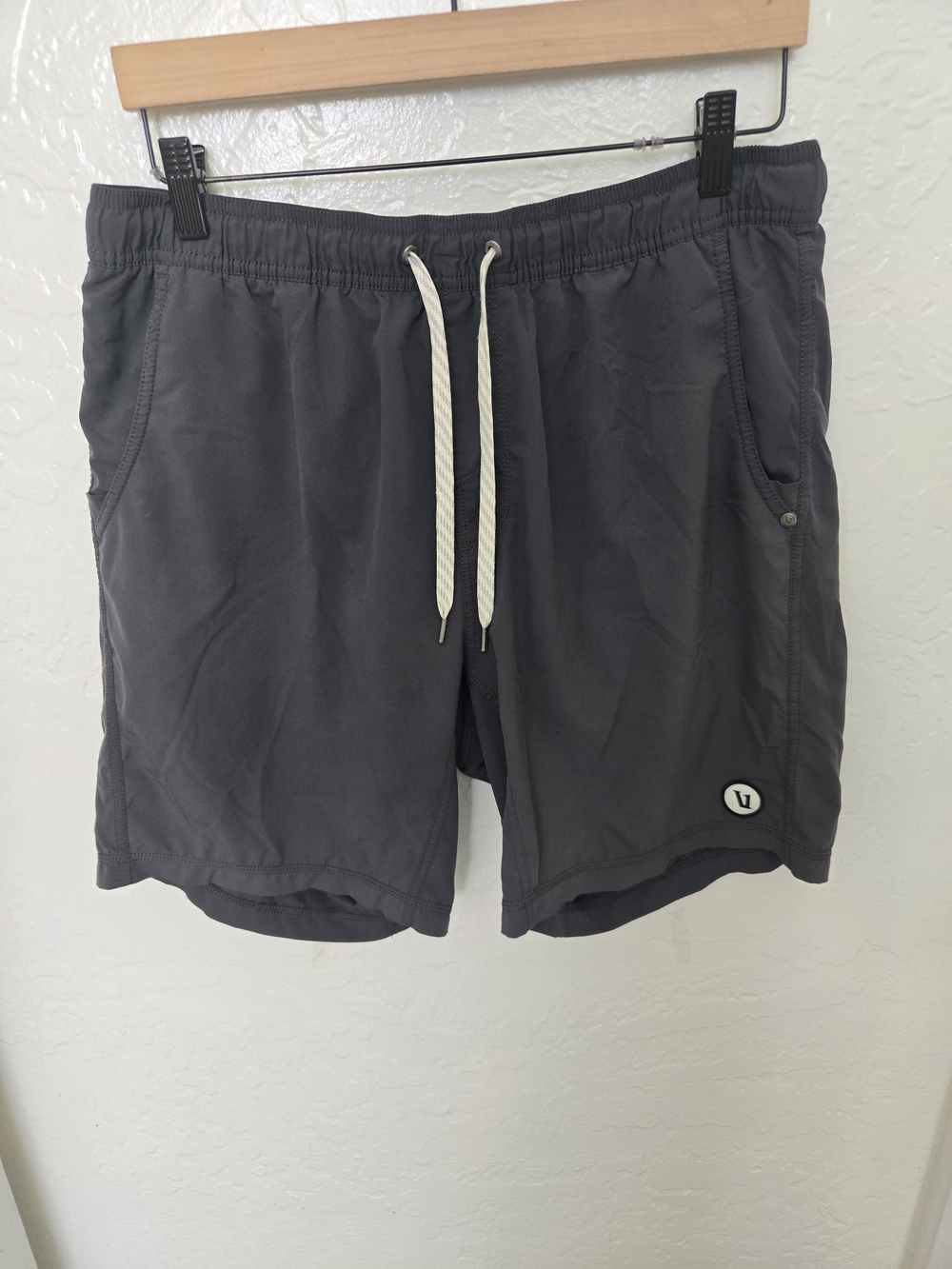 Vuori Men’s Gray Performance Drawstring Shorts